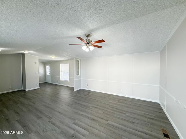 7920 W GLENDALE Avenue 40, Glendale, AZ 85303