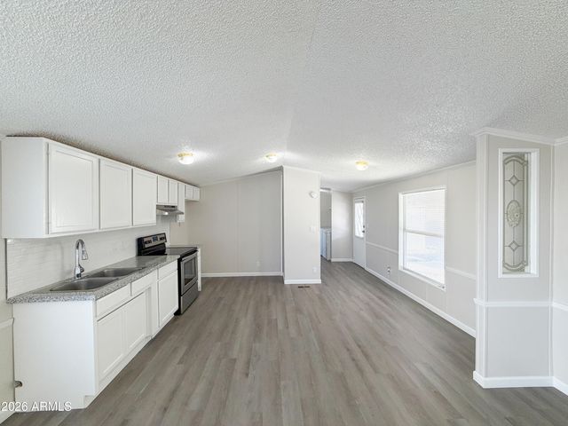 7920 W GLENDALE Avenue 40, Glendale, AZ 85303