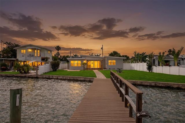 708 SUNSET COVE, Madeira Beach, FL 33708