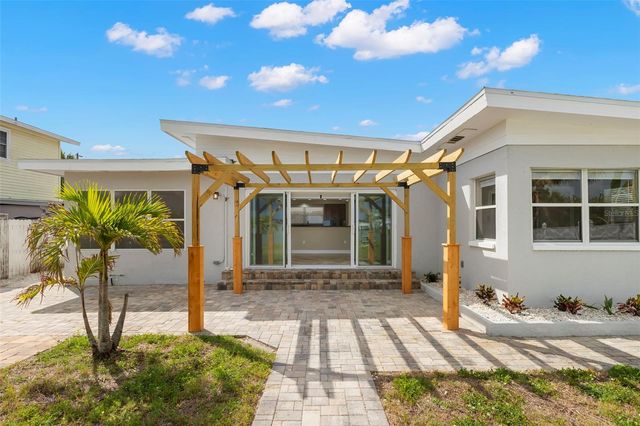 708 SUNSET COVE, Madeira Beach, FL 33708