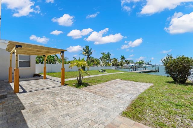 708 SUNSET COVE, Madeira Beach, FL 33708