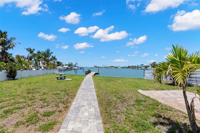 708 SUNSET COVE, Madeira Beach, FL 33708