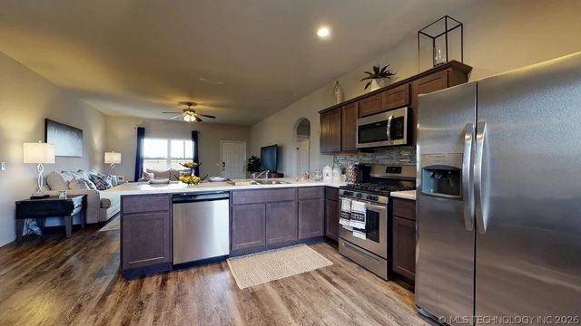 29085 E 80th Street S, Broken Arrow, OK 74014