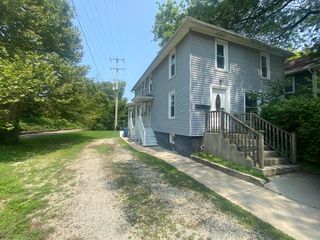 647 Hardin Avenue A, Aurora, IL 60506