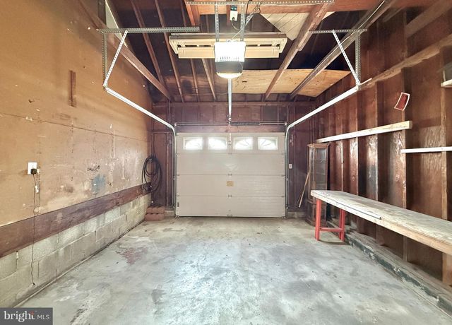 8 WOODSIDE PL, Pennsville, NJ 08070