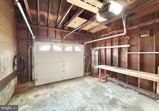 8 WOODSIDE PL, Pennsville, NJ 08070