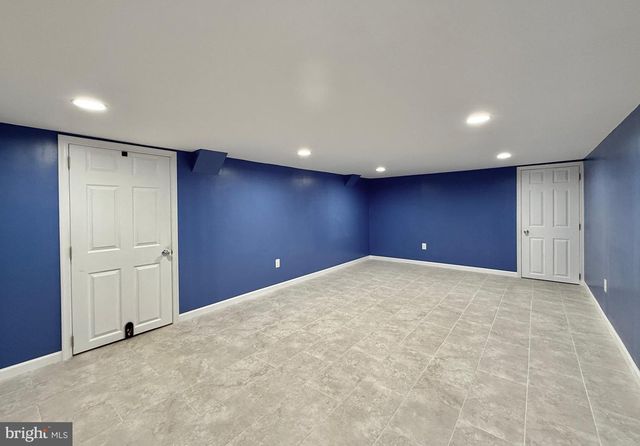 8 WOODSIDE PL, Pennsville, NJ 08070