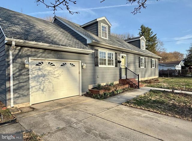 8 WOODSIDE PL, Pennsville, NJ 08070