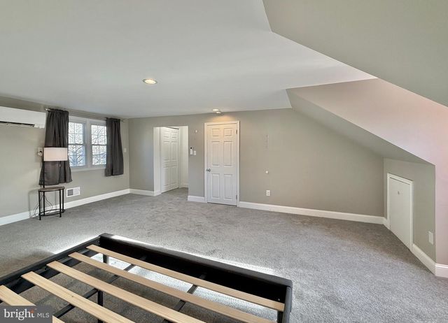 8 WOODSIDE PL, Pennsville, NJ 08070