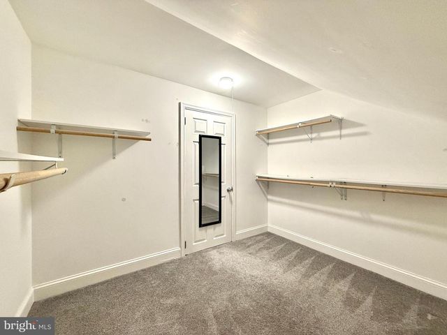 8 WOODSIDE PL, Pennsville, NJ 08070