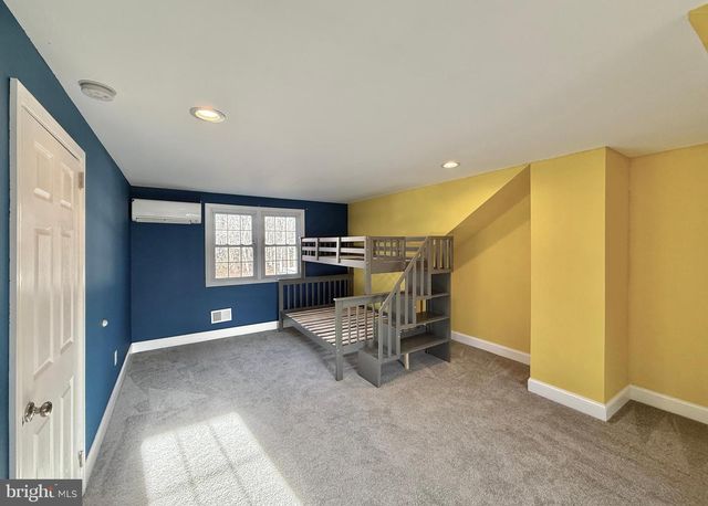 8 WOODSIDE PL, Pennsville, NJ 08070