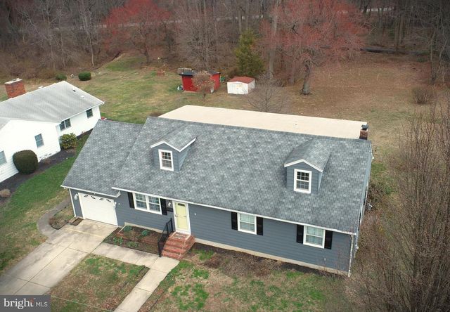 8 WOODSIDE PL, Pennsville, NJ 08070