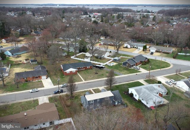 8 WOODSIDE PL, Pennsville, NJ 08070