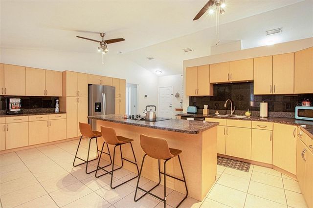 4105 SPRING WAY CIRCLE, Valrico, FL 33596