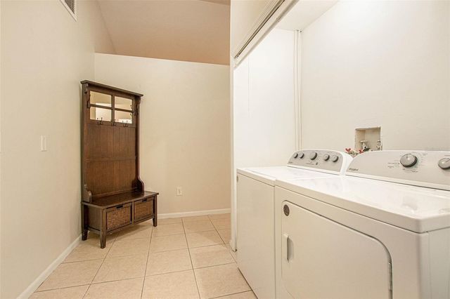 4105 SPRING WAY CIRCLE, Valrico, FL 33596