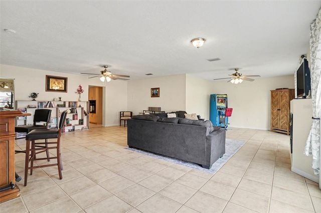 4105 SPRING WAY CIRCLE, Valrico, FL 33596