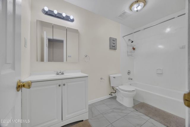 13 Quincy Circle K, Dayton, NJ 08810