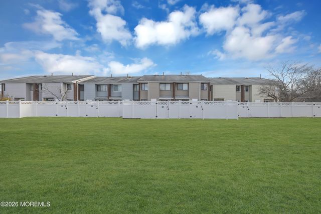 13 Quincy Circle K, Dayton, NJ 08810