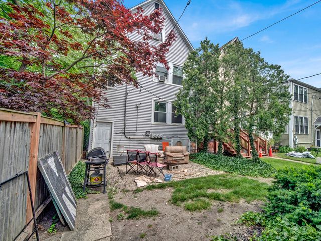 2026 Maple Avenue, Evanston, IL 60201