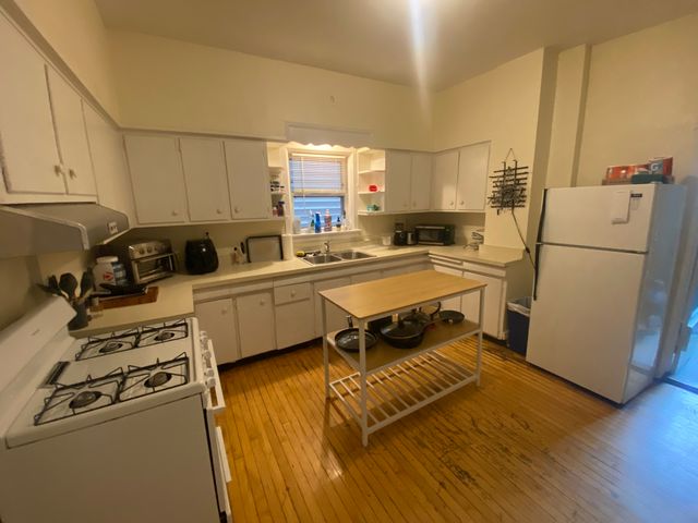 2026 Maple Avenue, Evanston, IL 60201
