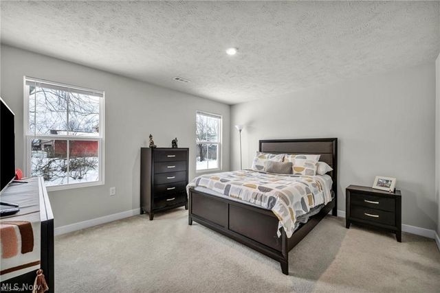 141 W Spring Drive, Elyria, OH 44035