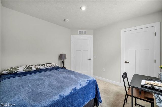 141 W Spring Drive, Elyria, OH 44035
