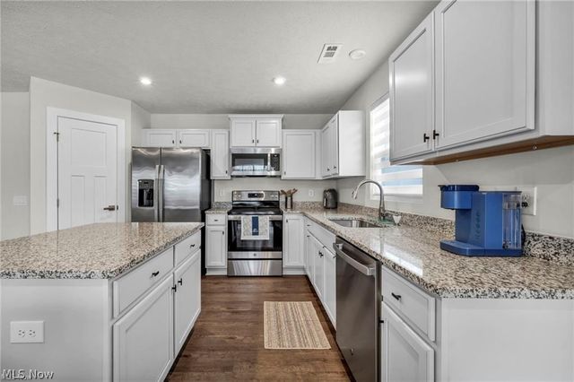 141 W Spring Drive, Elyria, OH 44035