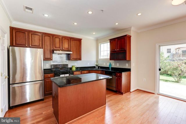 819 WESTMORE AVE, Rockville, MD 20850
