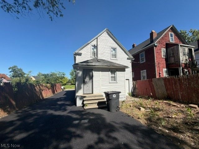 10800 Crestwood Avenue, Cleveland, OH 44104