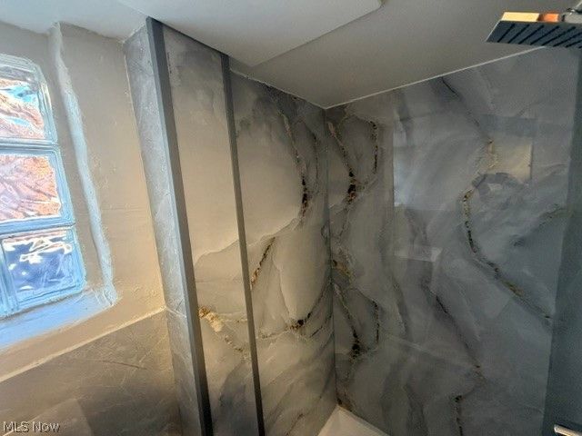 10800 Crestwood Avenue, Cleveland, OH 44104