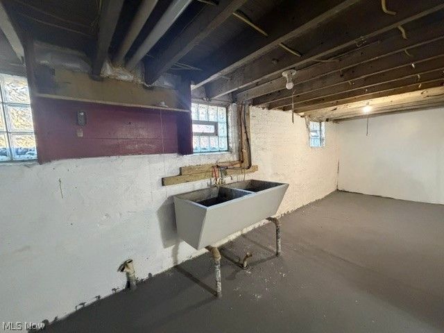 10800 Crestwood Avenue, Cleveland, OH 44104
