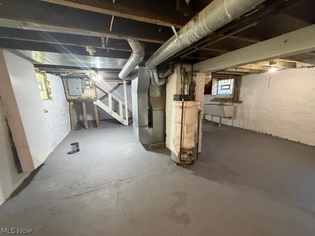 10800 Crestwood Avenue, Cleveland, OH 44104