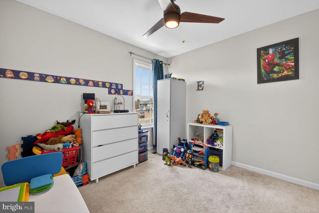 Image 13 of property listing at 18101 PETWORTH CIR, Hagerstown, MD 21740
