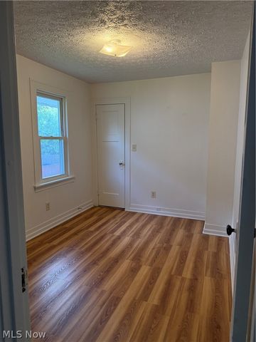 462 Larkin Avenue, Akron, OH 44305