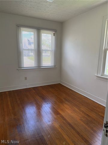 462 Larkin Avenue, Akron, OH 44305