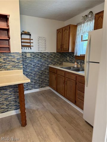 462 Larkin Avenue, Akron, OH 44305