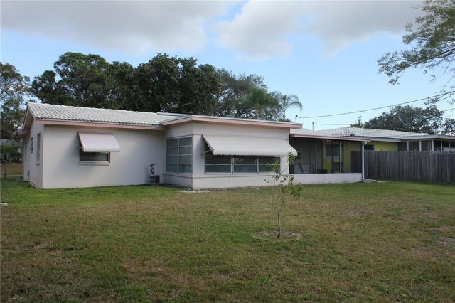 2025 PINE RIDGE DRIVE, Clearwater, FL 33763