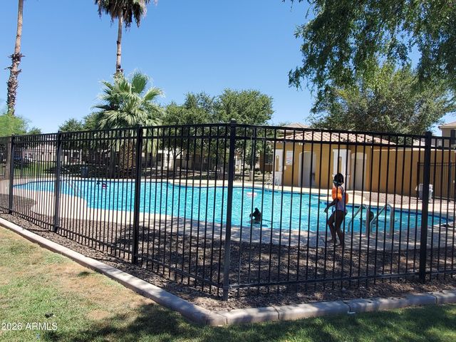 2644 N 73RD Glen, Phoenix, AZ 85035