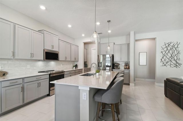 7611 S FAUL STREET, Tampa, FL 33616