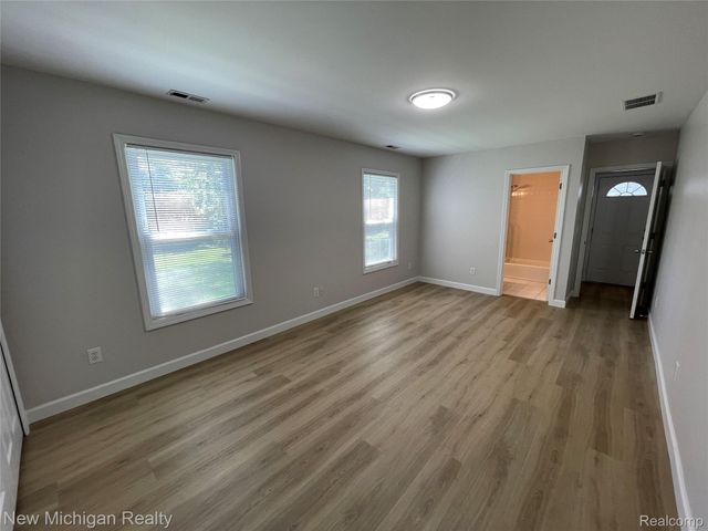 160 Chopin Street, Troy, MI 48083