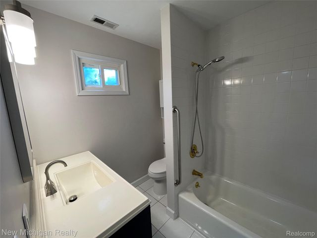 160 Chopin Street, Troy, MI 48083