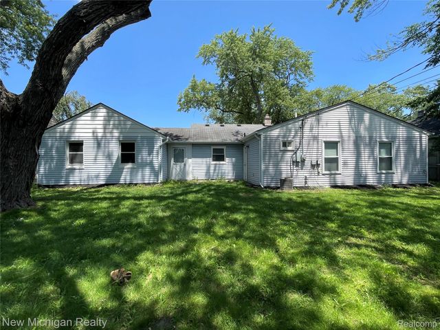 160 Chopin Street, Troy, MI 48083