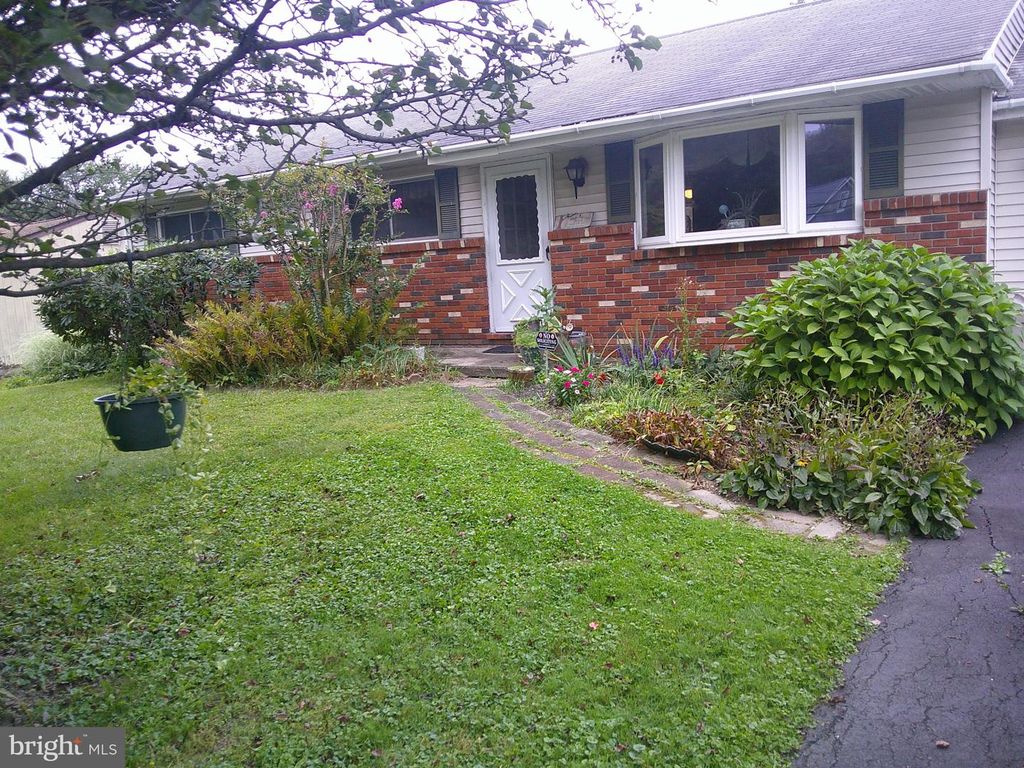 218 THREE MILE RUN RD, SELLERSVILLE, PA 18960 — photo 2