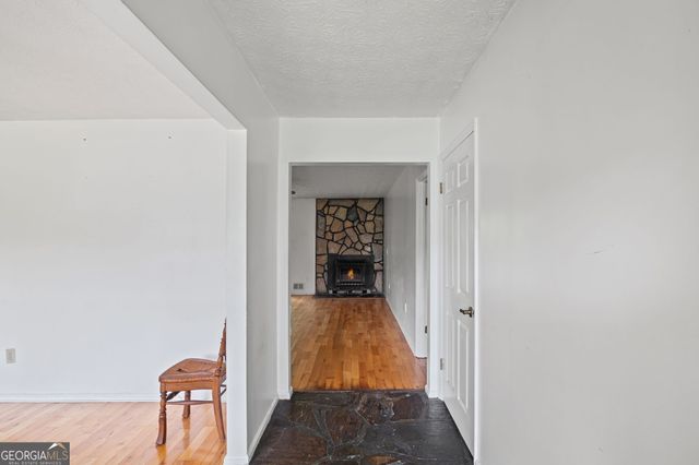 598 Beavers Road, Grantville, GA 30220