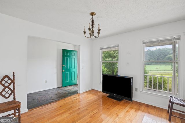 598 Beavers Road, Grantville, GA 30220