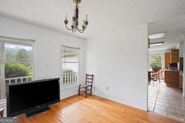 598 Beavers Road, Grantville, GA 30220