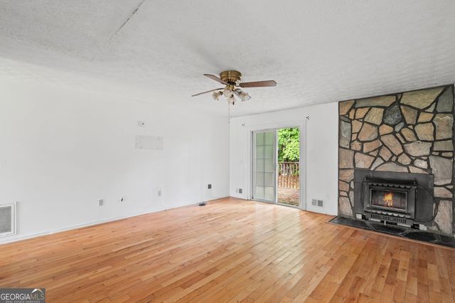 598 Beavers Road, Grantville, GA 30220