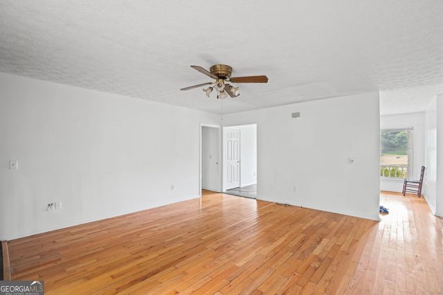 598 Beavers Road, Grantville, GA 30220