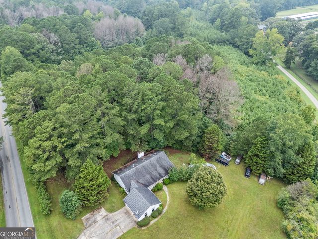 598 Beavers Road, Grantville, GA 30220