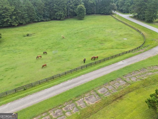 598 Beavers Road, Grantville, GA 30220